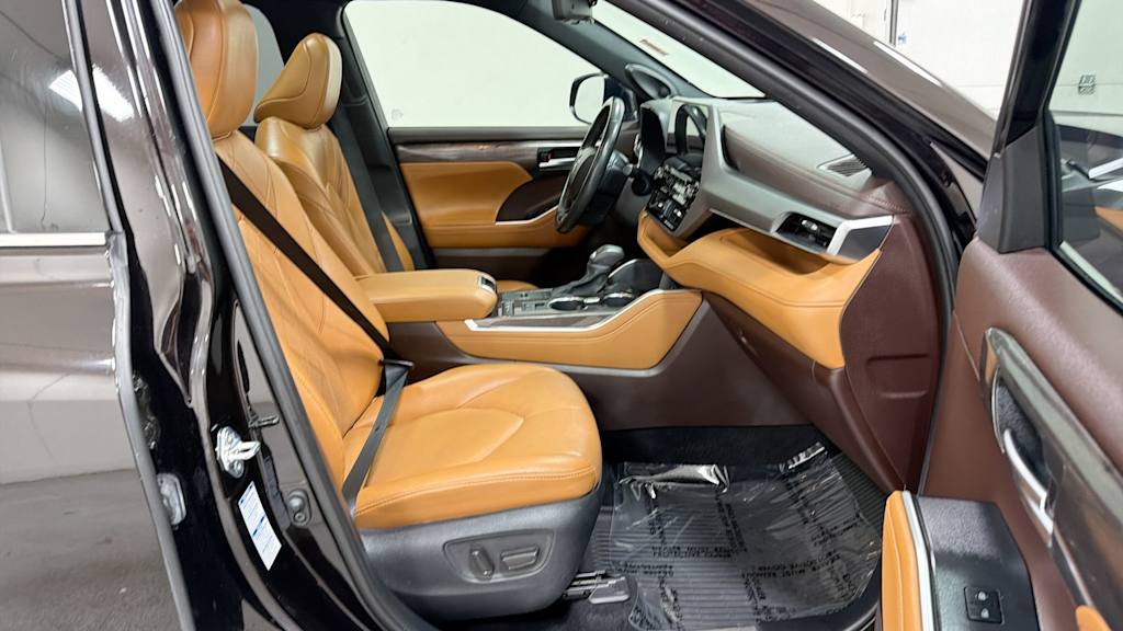 Thumbnail: 2020 Toyota Highlander - 11