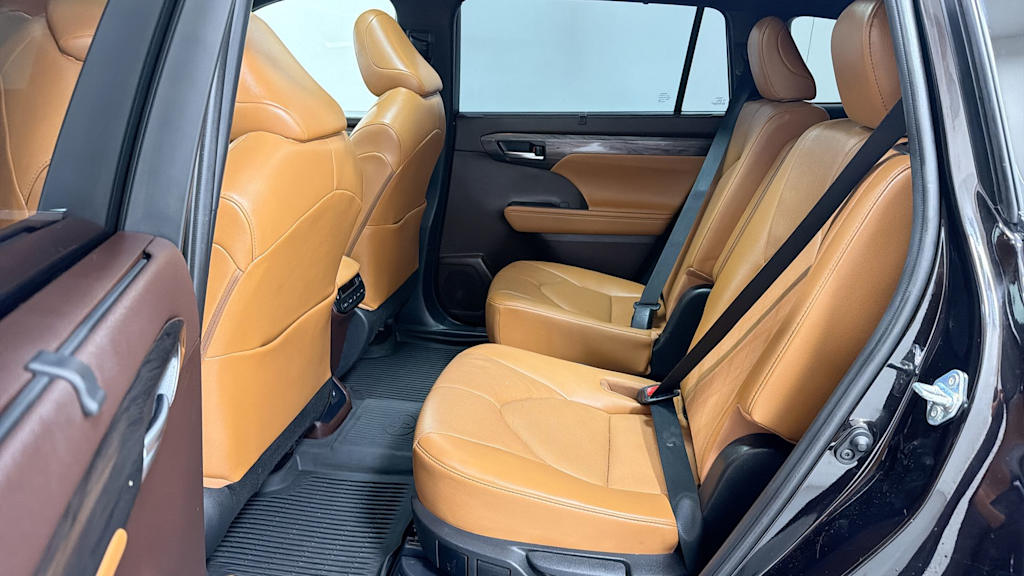 Thumbnail: 2020 Toyota Highlander - 12