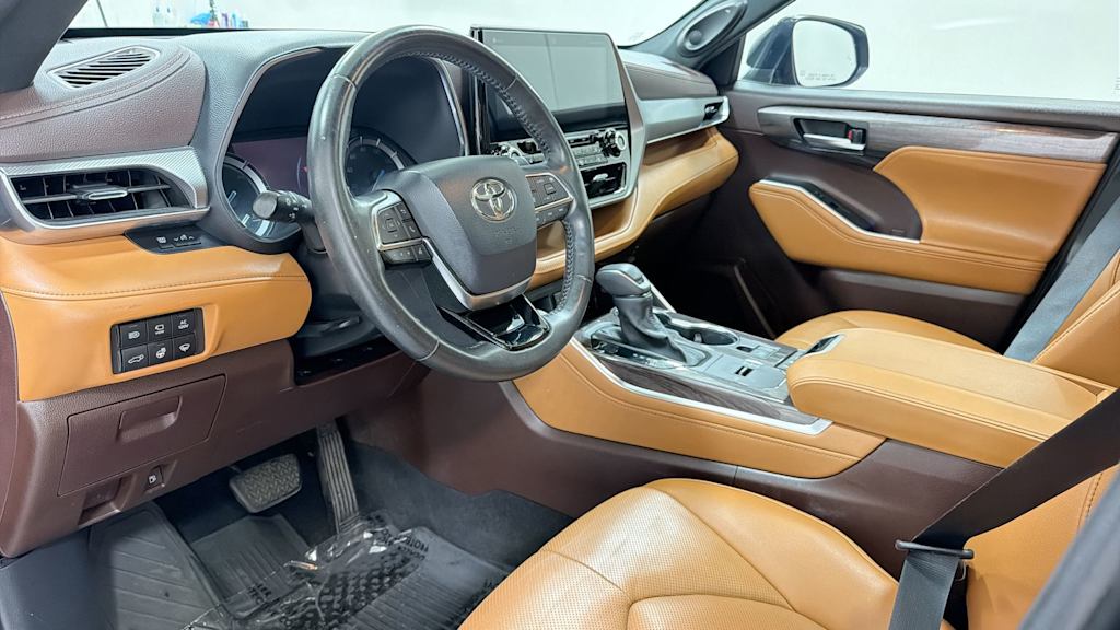 Thumbnail: 2020 Toyota Highlander - 2