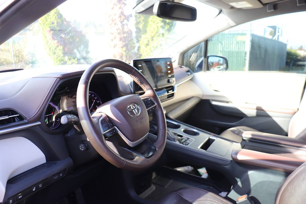 Thumbnail: 2021 Toyota Sienna - 2