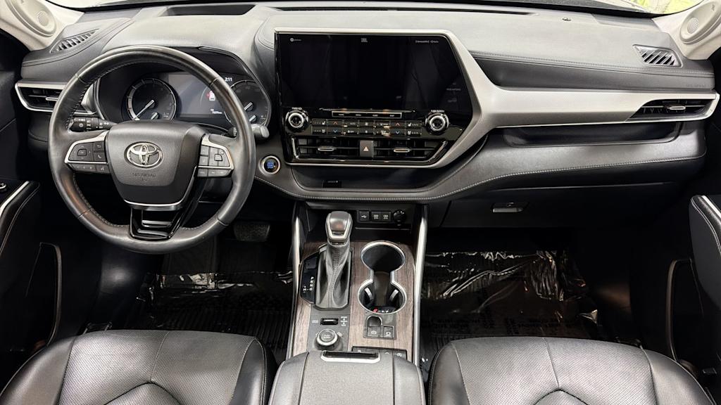 Thumbnail: 2021 Toyota Highlander - 14