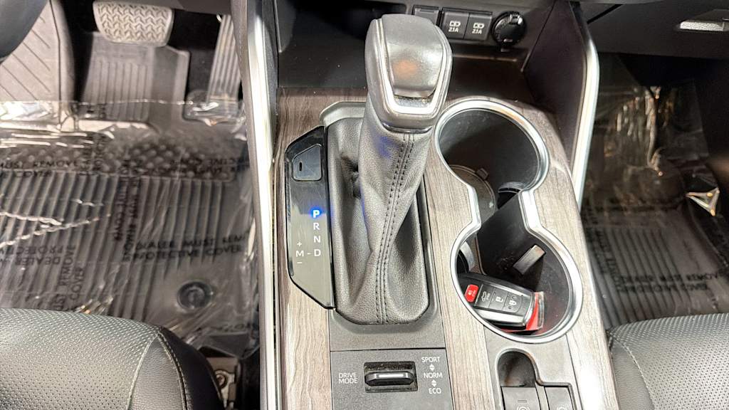 Thumbnail: 2021 Toyota Highlander - 16