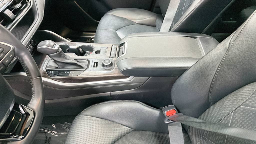 Thumbnail: 2021 Toyota Highlander - 12