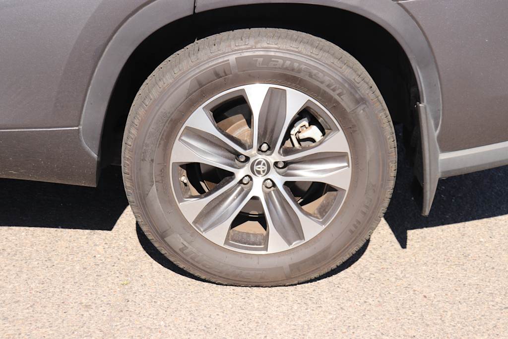 Thumbnail: 2021 Toyota Highlander - 7
