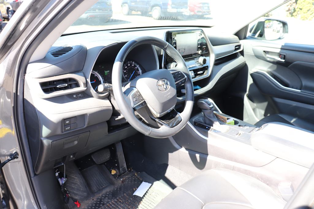 Thumbnail: 2021 Toyota Highlander - 2
