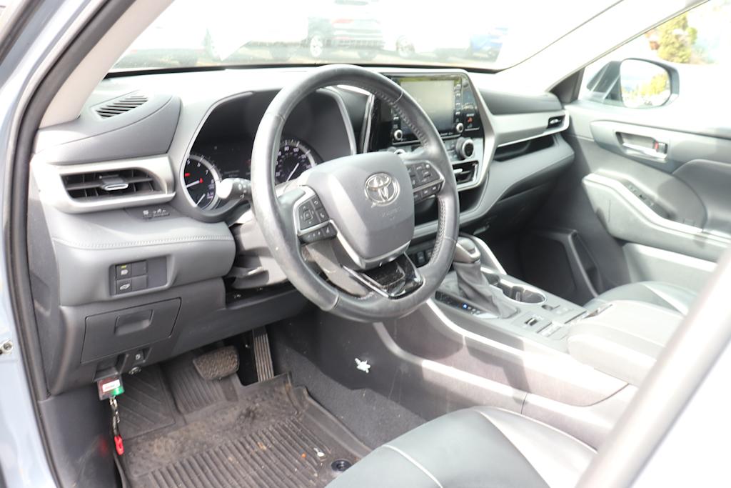 Thumbnail: 2021 Toyota Highlander - 2