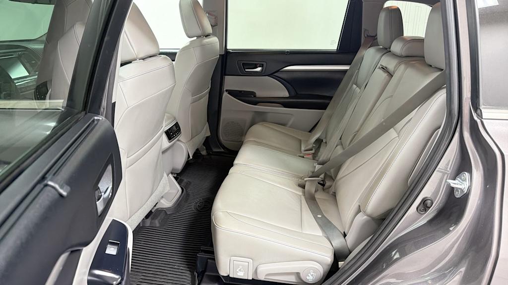 Thumbnail: 2017 Toyota Highlander - 12
