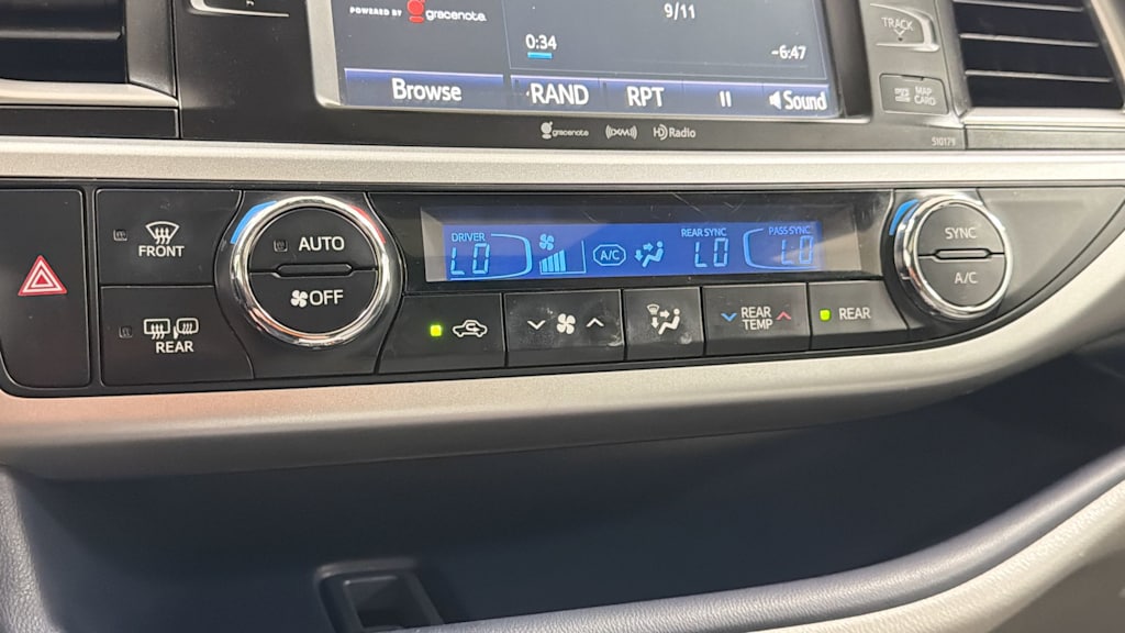 Thumbnail: 2017 Toyota Highlander - 30