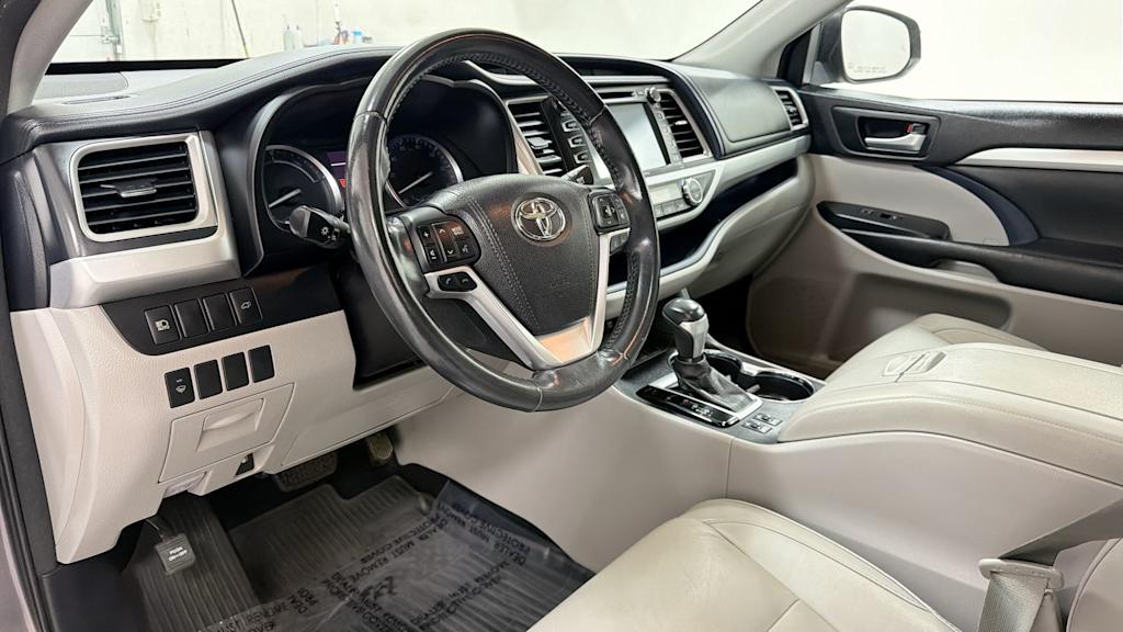 Thumbnail: 2017 Toyota Highlander - 2