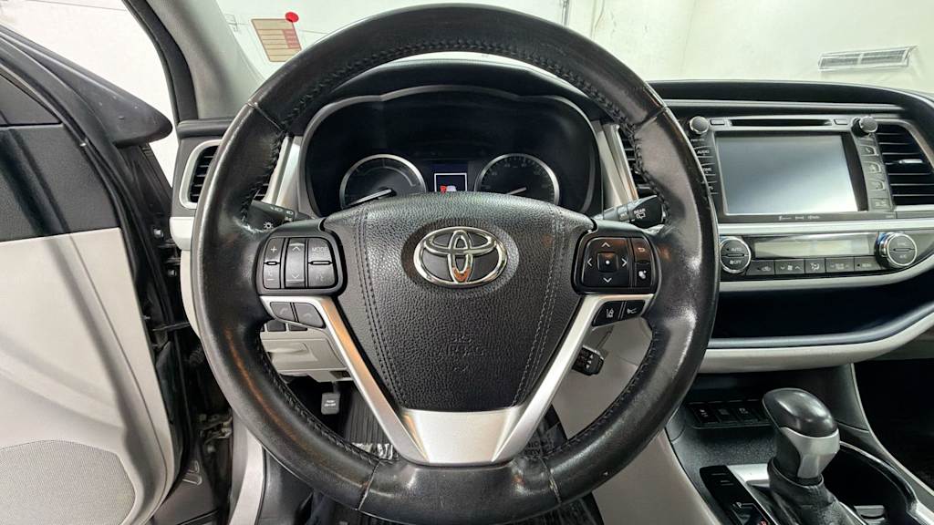 Thumbnail: 2017 Toyota Highlander - 9