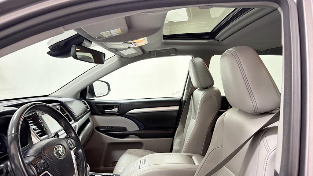 Thumbnail: 2017 Toyota Highlander - 11