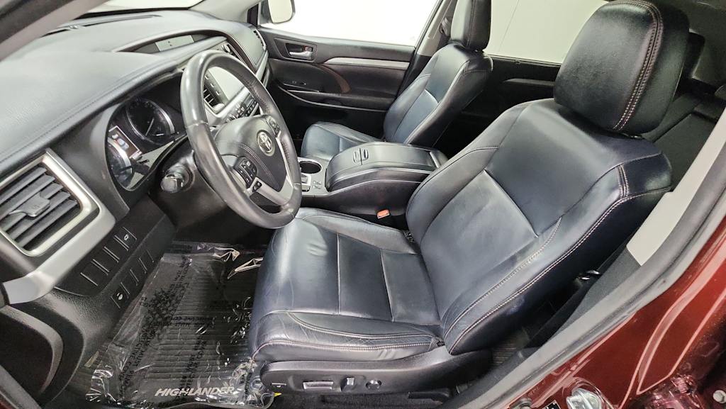 Thumbnail: 2016 Toyota Highlander - 9