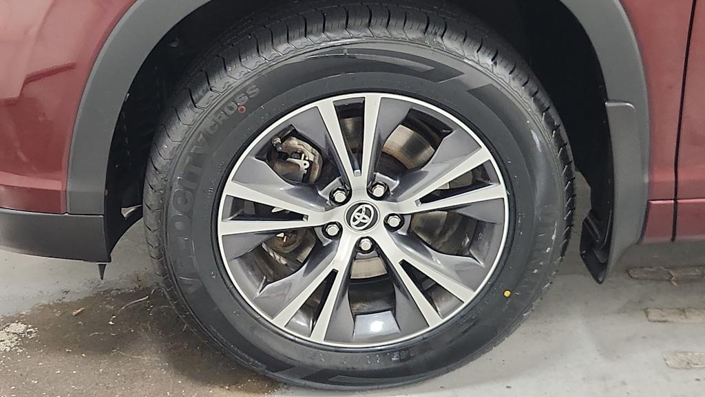 Thumbnail: 2016 Toyota Highlander - 6