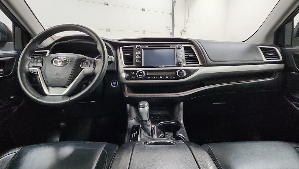 Thumbnail: 2016 Toyota Highlander - 12