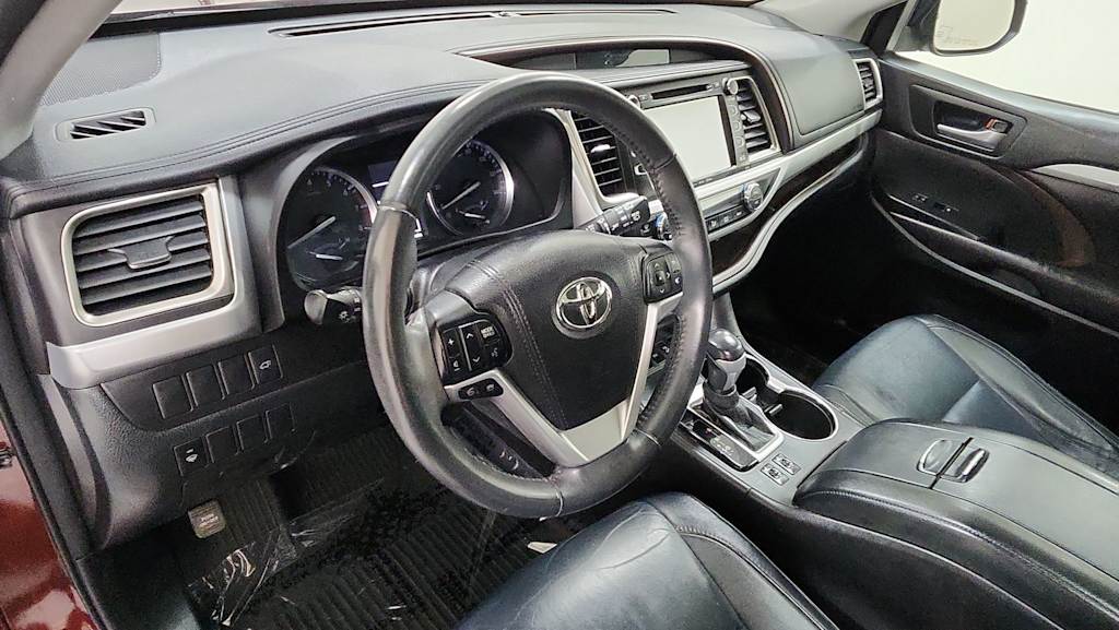 Thumbnail: 2016 Toyota Highlander - 2