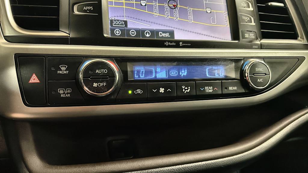 Thumbnail: 2014 Toyota Highlander - 29