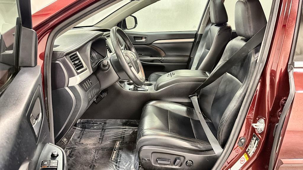 Thumbnail: 2014 Toyota Highlander - 10