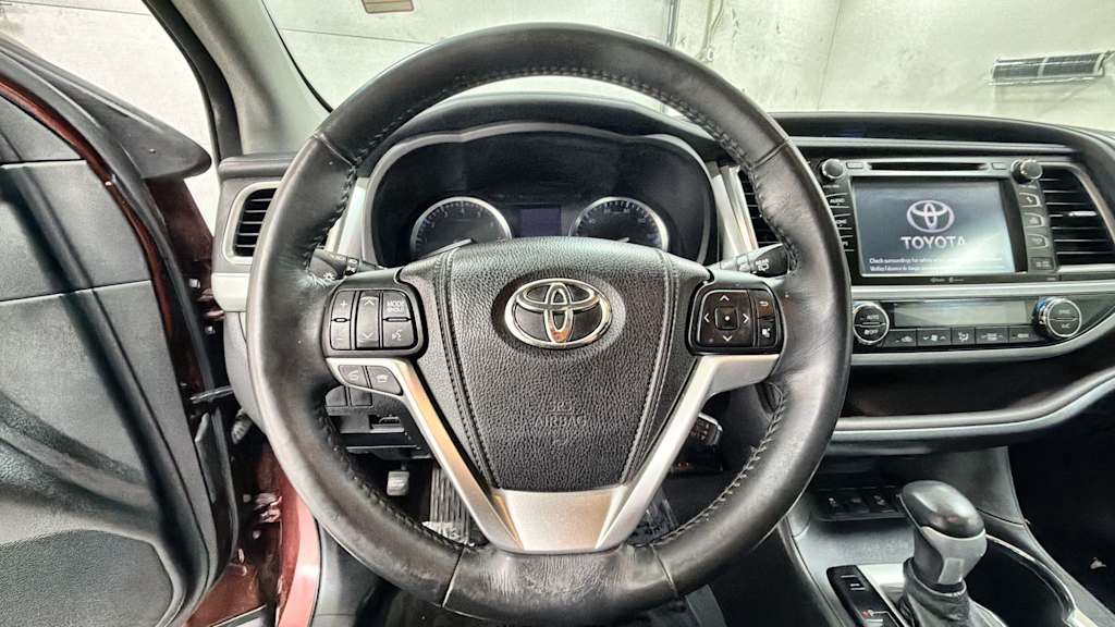 Thumbnail: 2014 Toyota Highlander - 9