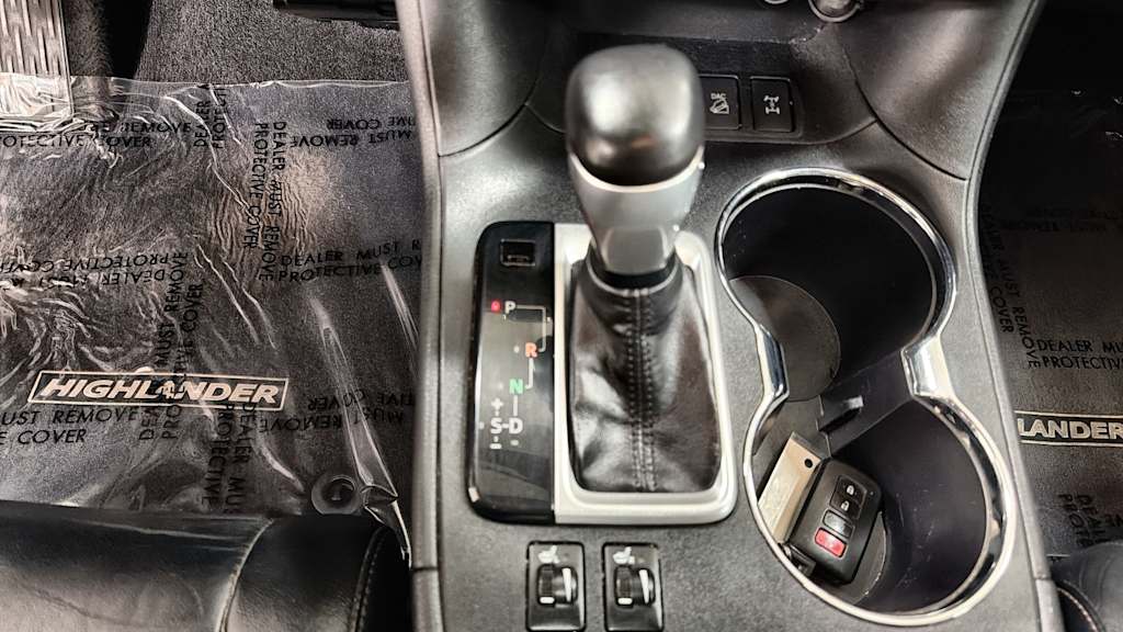 Thumbnail: 2014 Toyota Highlander - 15