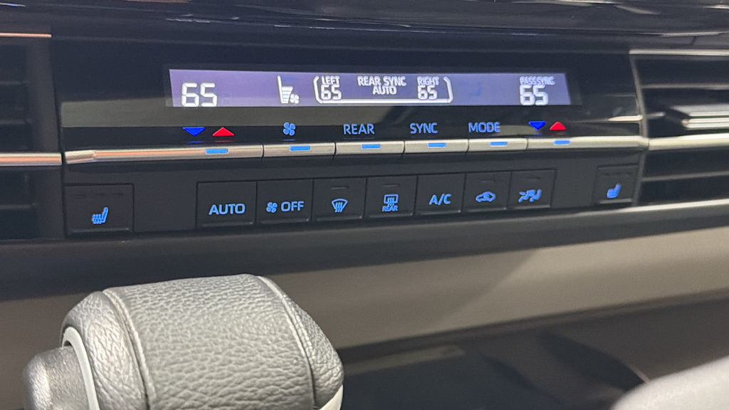 Thumbnail: 2022 Toyota Sienna - 28