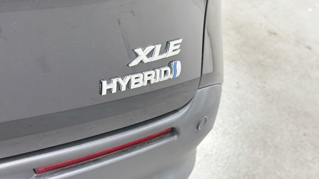 Thumbnail: 2022 Toyota Sienna - 32
