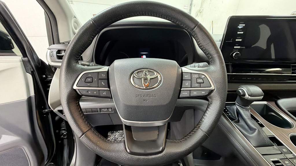 Thumbnail: 2022 Toyota Sienna - 9