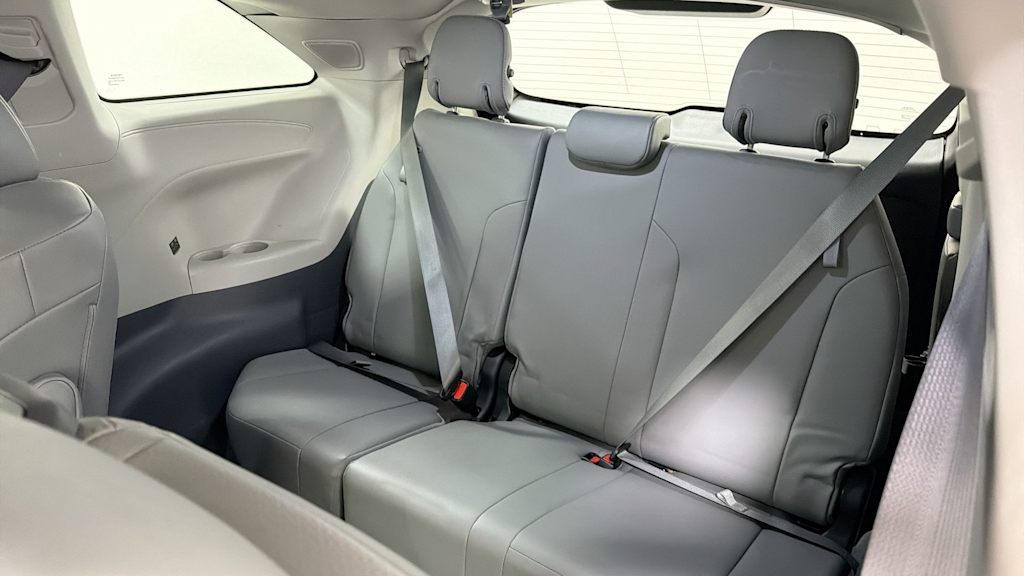Thumbnail: 2022 Toyota Sienna - 30