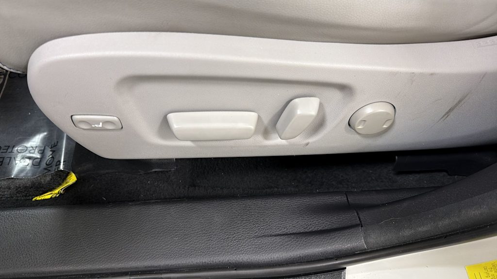 Thumbnail: 2017 Toyota Highlander - 25