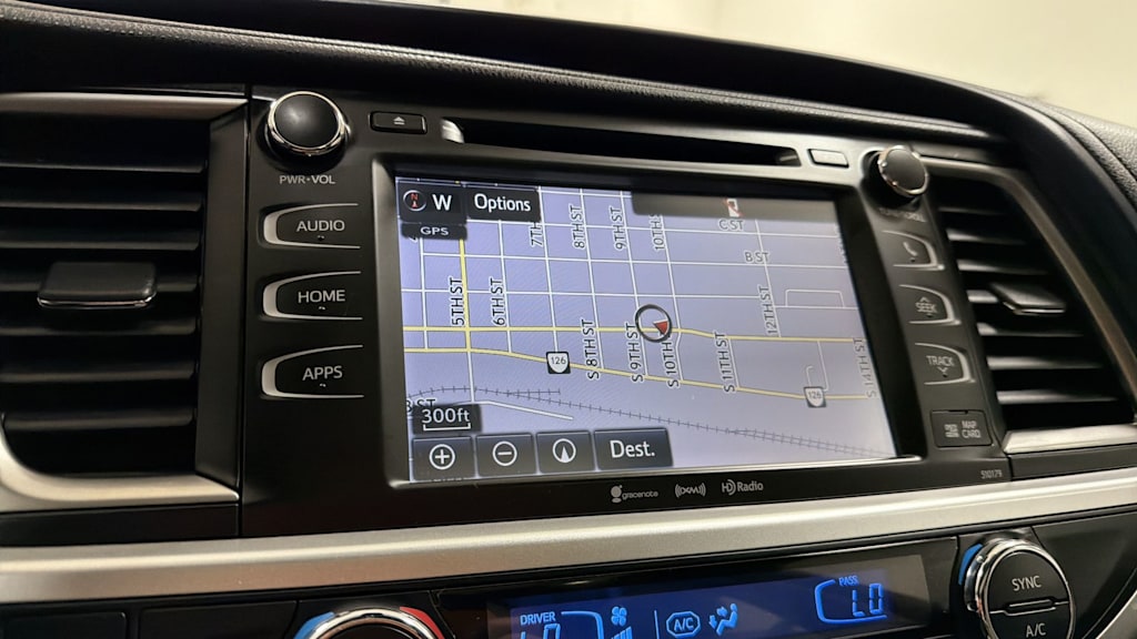 Thumbnail: 2017 Toyota Highlander - 28