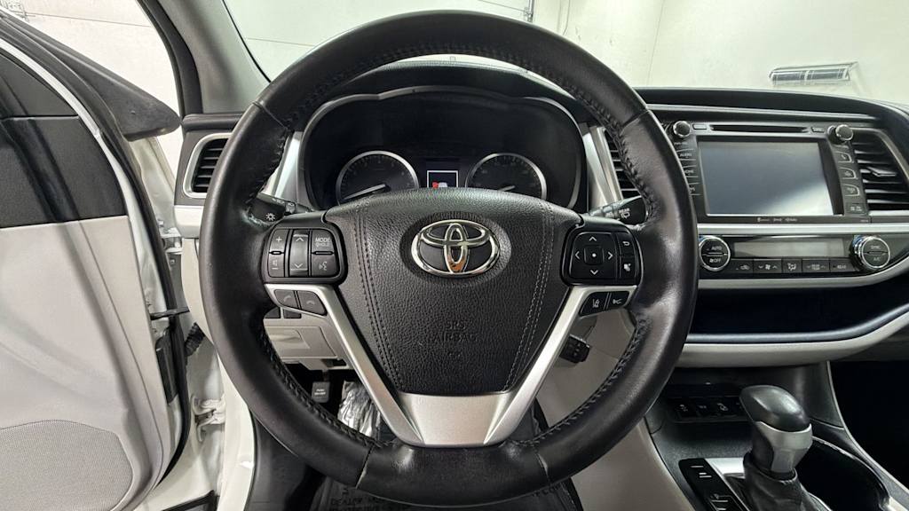 Thumbnail: 2017 Toyota Highlander - 10