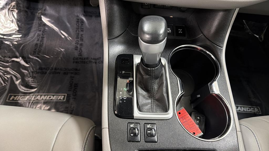 Thumbnail: 2017 Toyota Highlander - 16