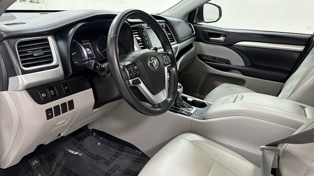 Thumbnail: 2017 Toyota Highlander - 2