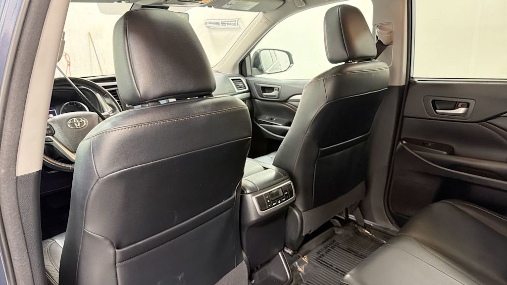 Thumbnail: 2018 Toyota Highlander - 32