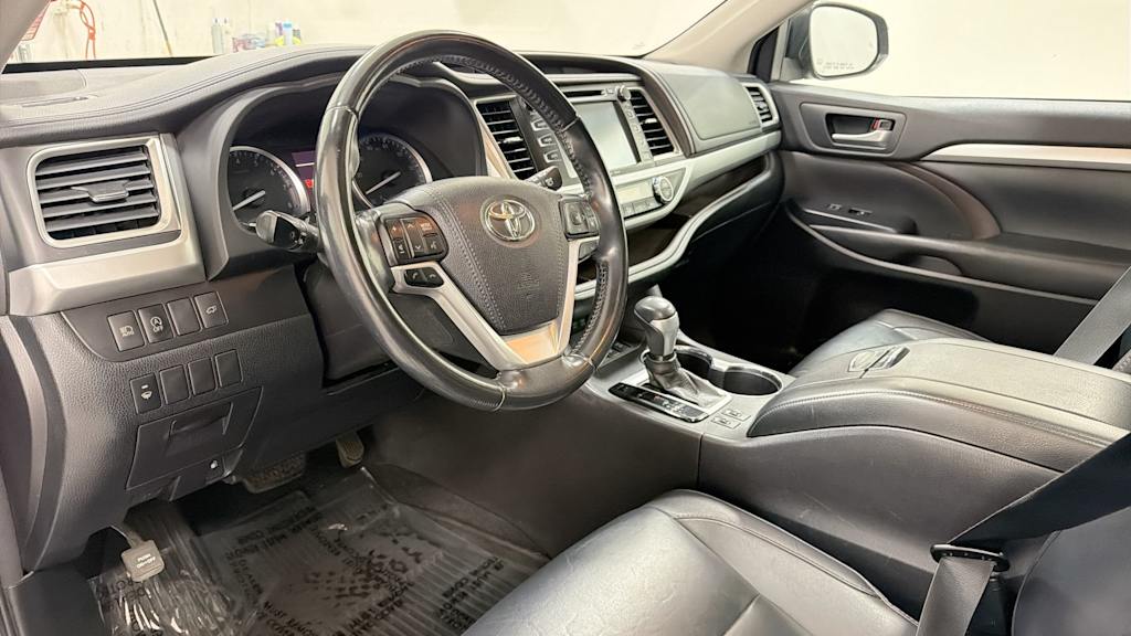 Thumbnail: 2018 Toyota Highlander - 2