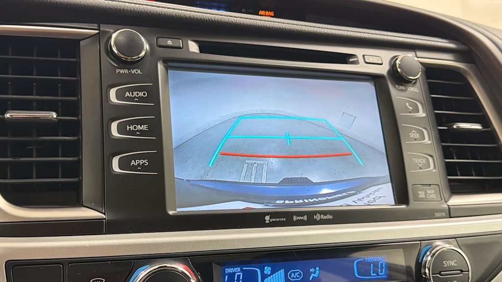 Thumbnail: 2018 Toyota Highlander - 27