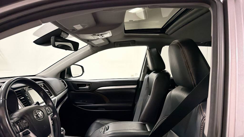 Thumbnail: 2018 Toyota Highlander - 12