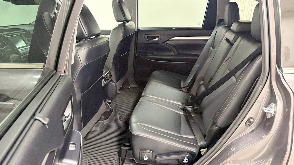 Thumbnail: 2018 Toyota Highlander - 13