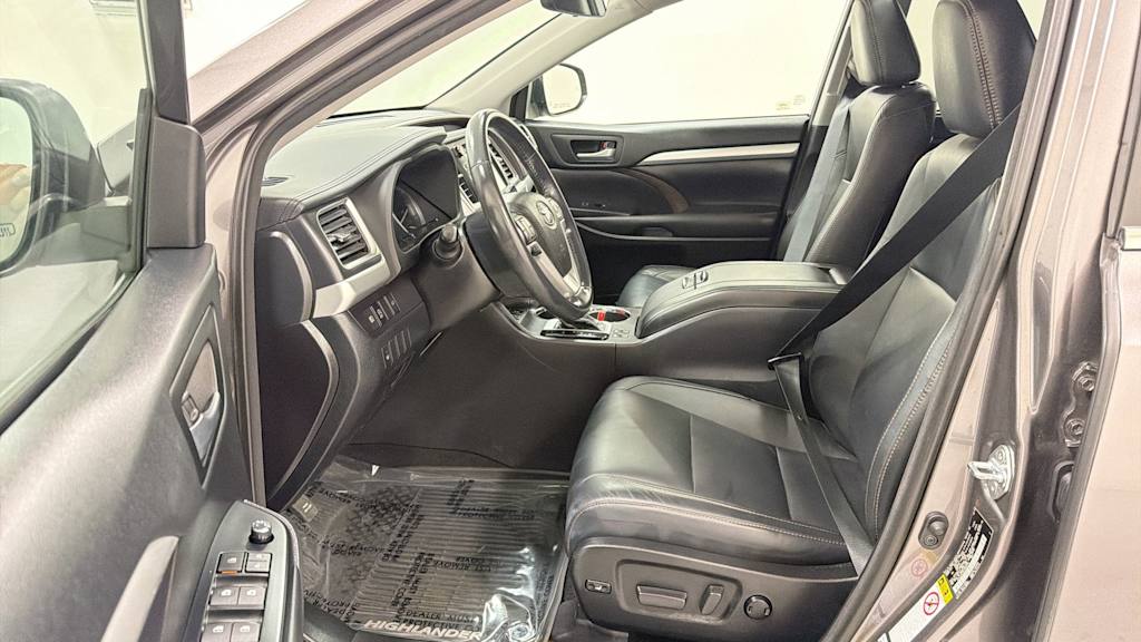 Thumbnail: 2018 Toyota Highlander - 11