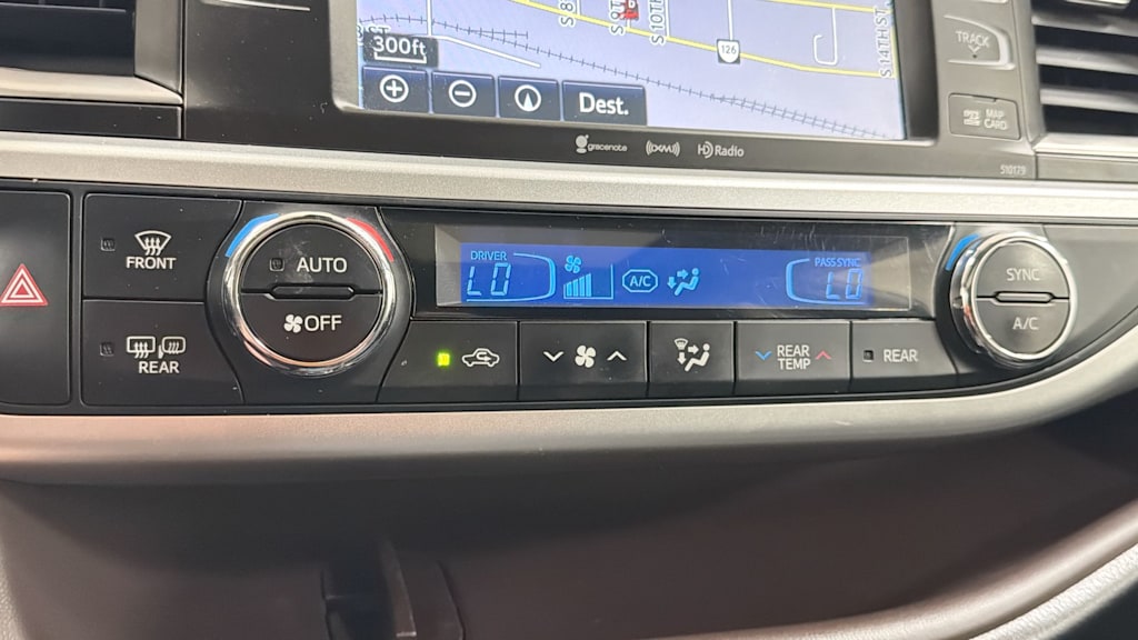 Thumbnail: 2018 Toyota Highlander - 29