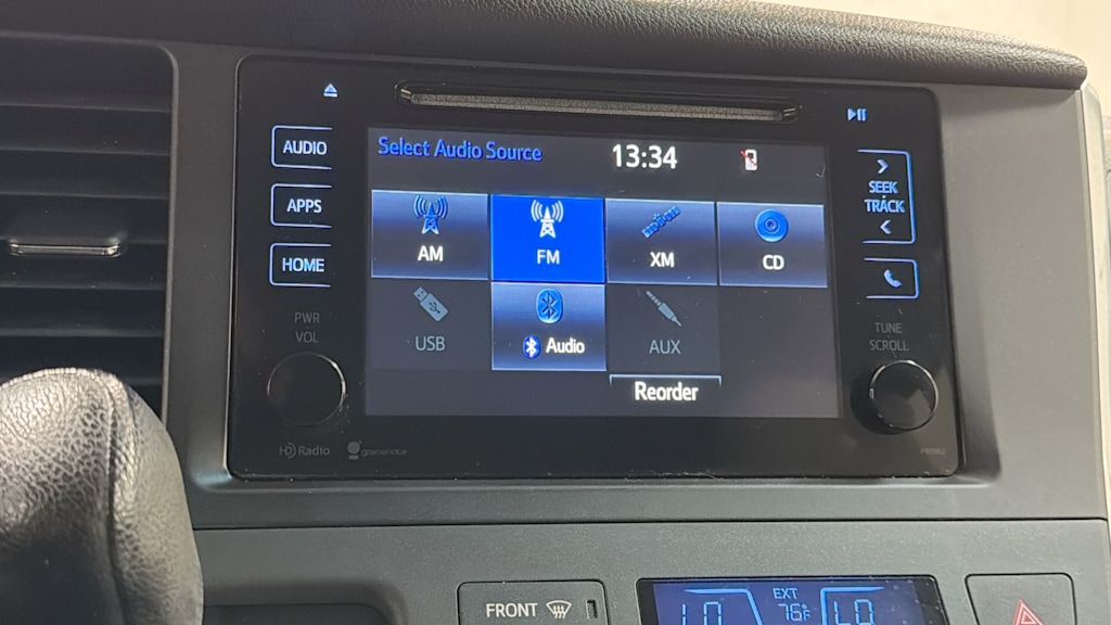 Thumbnail: 2015 Toyota Sienna - 14