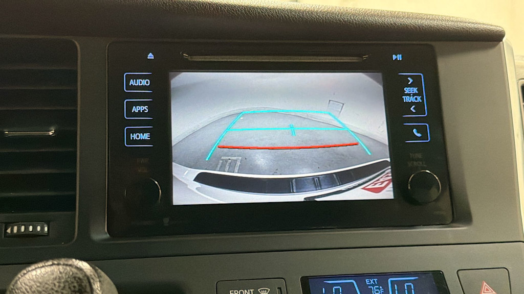 Thumbnail: 2015 Toyota Sienna - 26