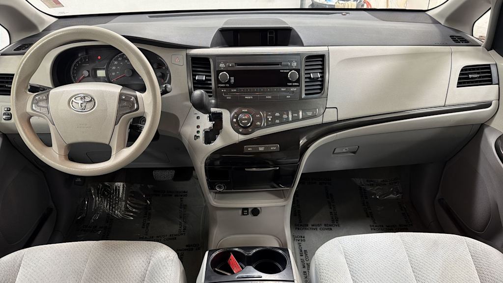 Thumbnail: 2013 Toyota Sienna - 14