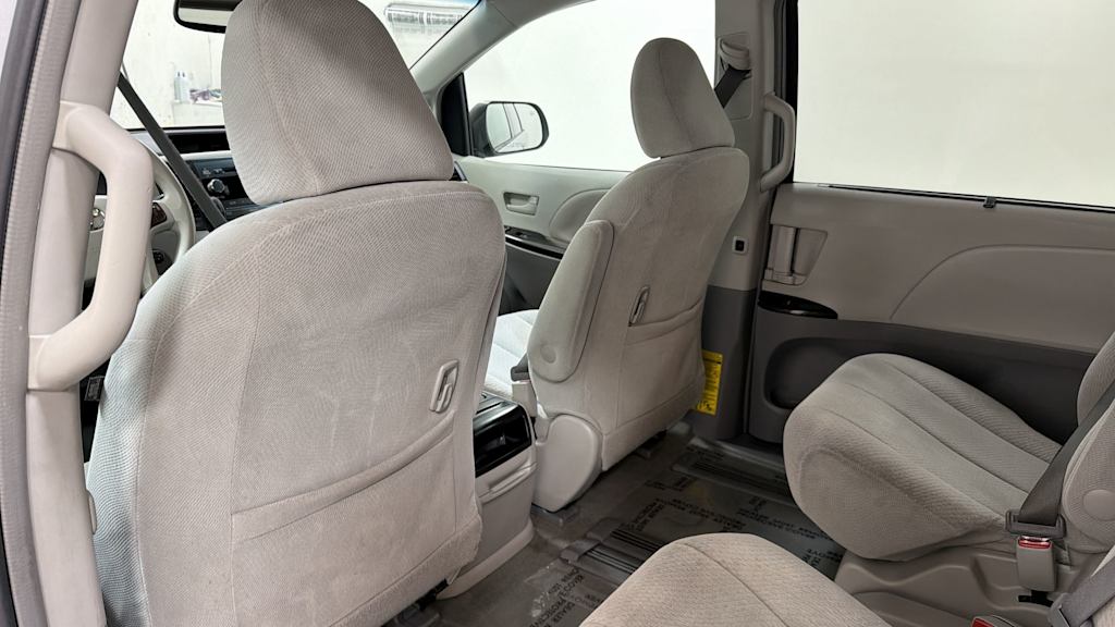 Thumbnail: 2013 Toyota Sienna - 30