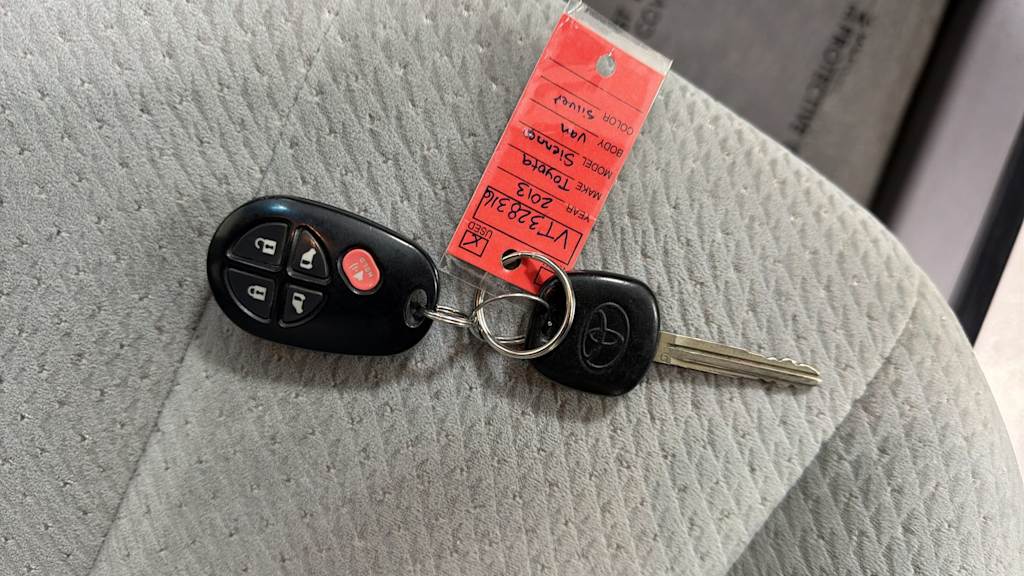 Thumbnail: 2013 Toyota Sienna - 18