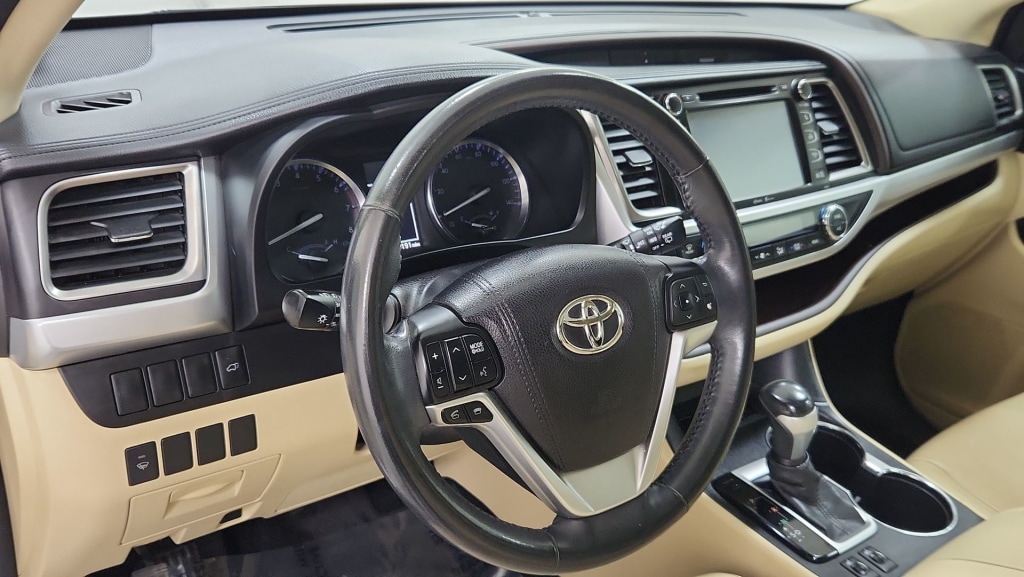 2015 Toyota Highlander XLE 2