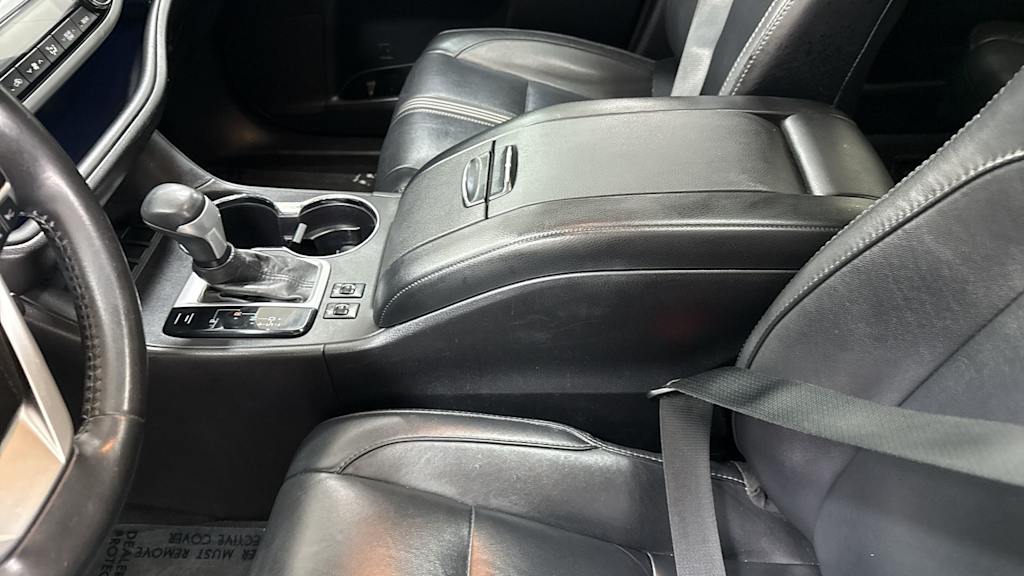 Thumbnail: 2017 Toyota Highlander - 30