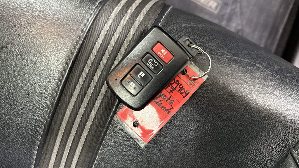 Thumbnail: 2017 Toyota Highlander - 19