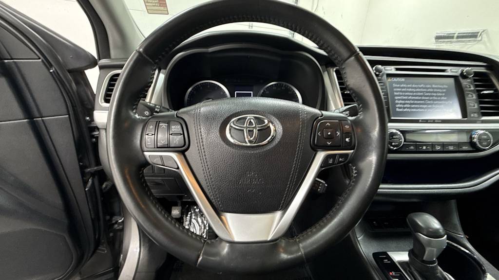 Thumbnail: 2017 Toyota Highlander - 10