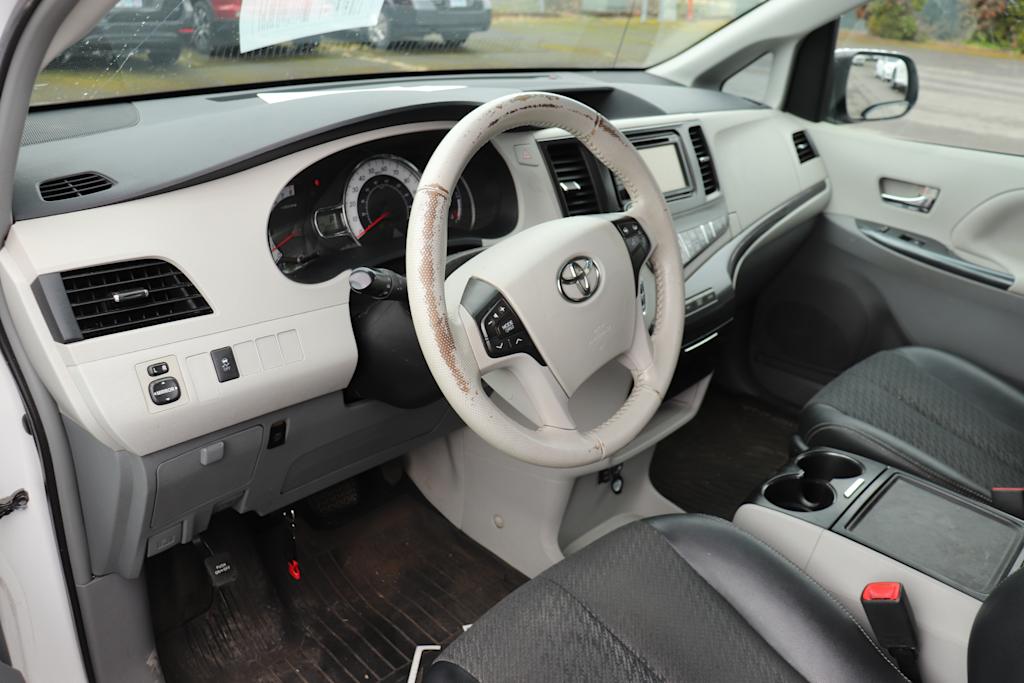 Thumbnail: 2014 Toyota Sienna - 2