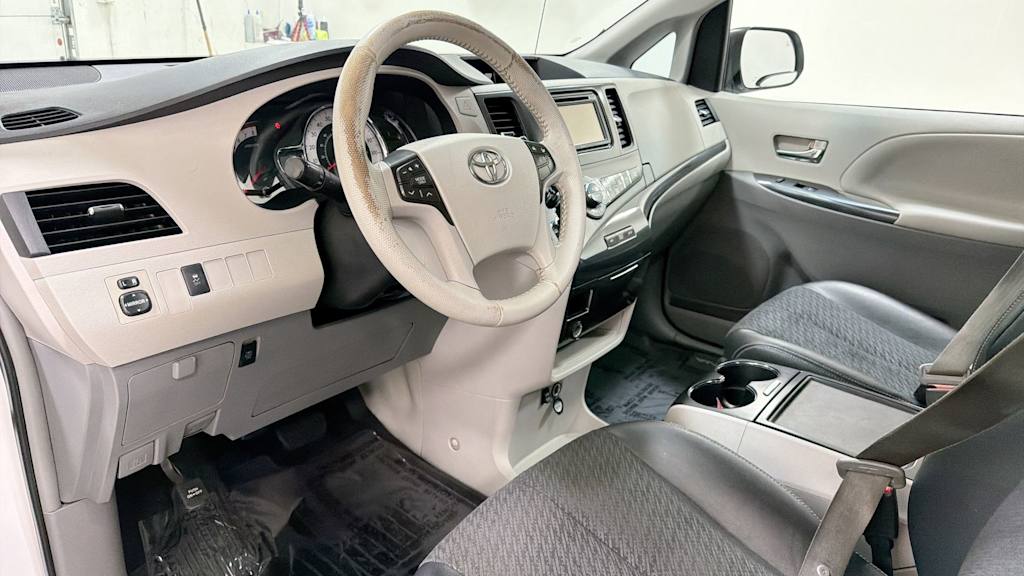 Thumbnail: 2014 Toyota Sienna - 2